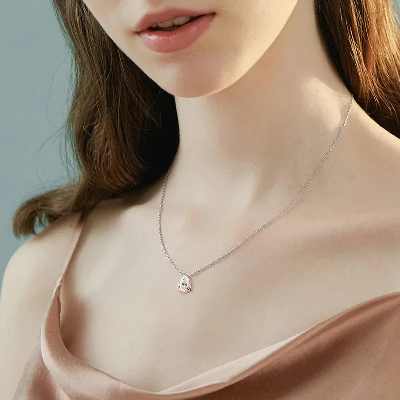 Moissanite Necklace (18k Gold)